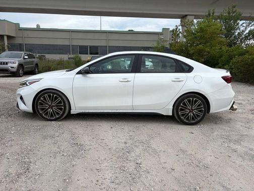 Snow White Pearl 2023 Kia Forte GT