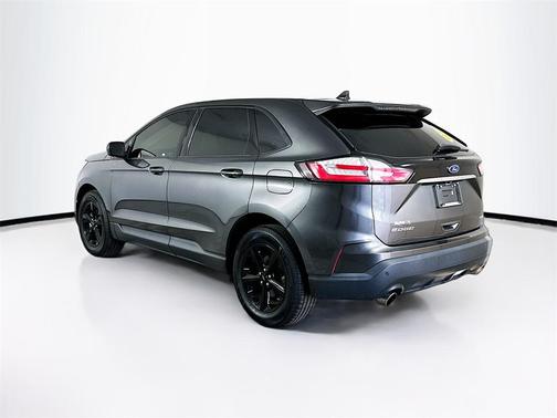2020 Ford Edge SE