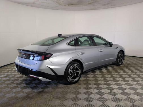 2026 Hyundai SONATA SEL