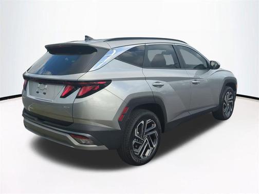 Shimmering Silver 2026 Hyundai TUCSON SEL