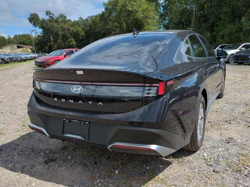 2025 Hyundai SONATA SE