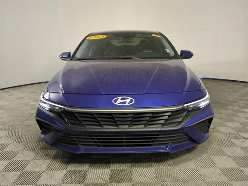 2024 Hyundai ELANTRA SE