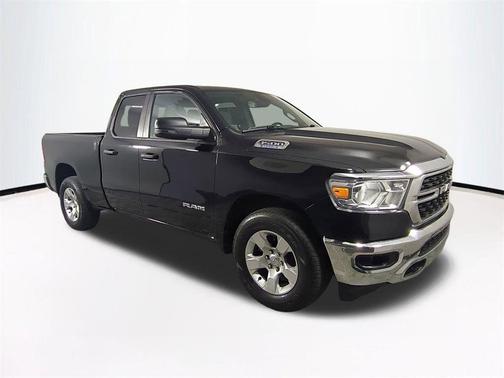 Diamond Black Crystal Pearlcoat 2023 RAM 1500 Big Horn/Lone Star