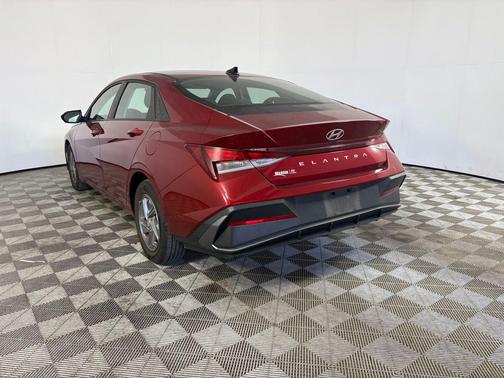 Ultimate Red 2024 Hyundai ELANTRA SE