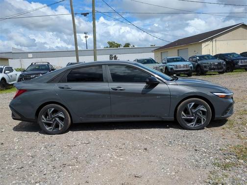 2025 Hyundai ELANTRA HEV SEL Sport