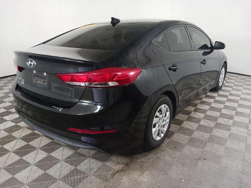 Phantom Black 2017 Hyundai ELANTRA SE