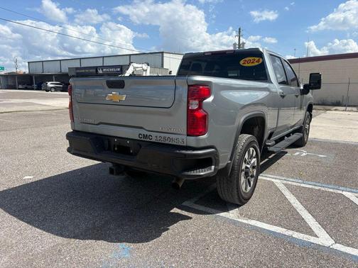 Sterling Gray Metallic 2024 Chevrolet Silverado 2500 Custom