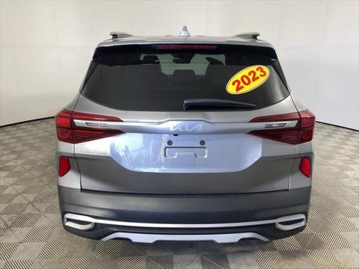 2023 Kia Seltos EX