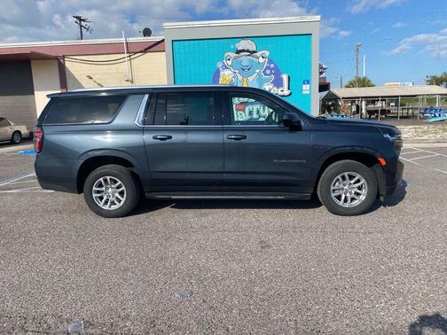 2021 Chevrolet Suburban LT