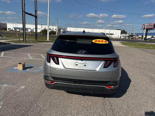 2024 Hyundai TUCSON SEL