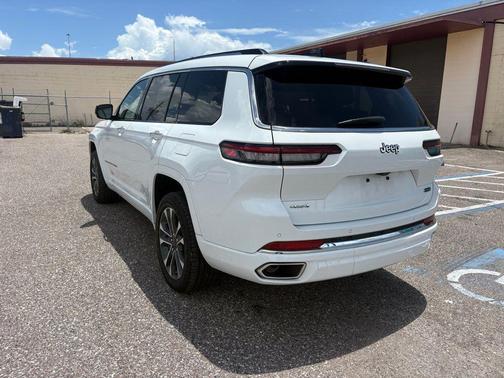 Bright White Clearcoat 2023 Jeep Grand Cherokee L Overland