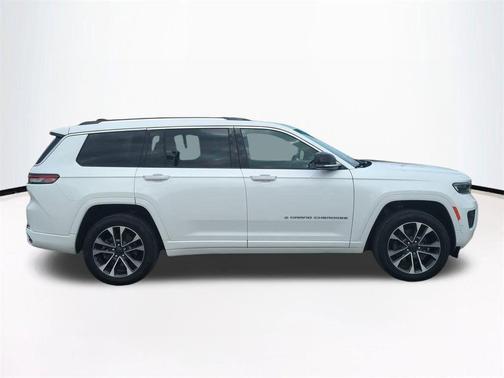 Bright White Clearcoat 2023 Jeep Grand Cherokee L Overland