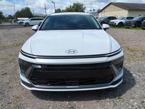 2025 Hyundai SONATA SE