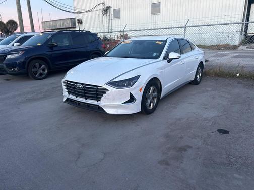 2023 Hyundai SONATA SE