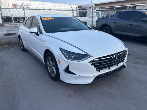 2023 Hyundai SONATA SE