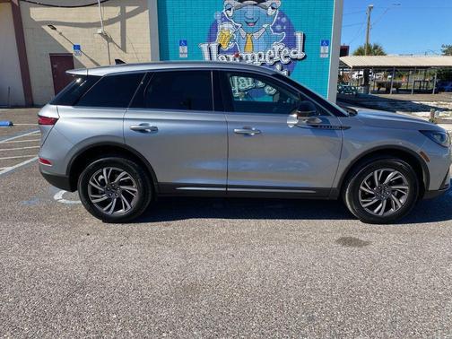 2024 Lincoln Corsair Premiere