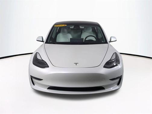 Pearl White Multi-Coat 2023 Tesla Model 3 Performance