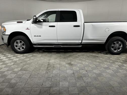 2024 RAM 3500 Big Horn Crew Cab 4x4 8' Box