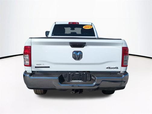 2024 RAM 3500 Big Horn Crew Cab 4x4 8' Box