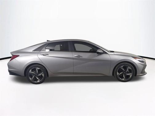 2022 Hyundai ELANTRA Limited