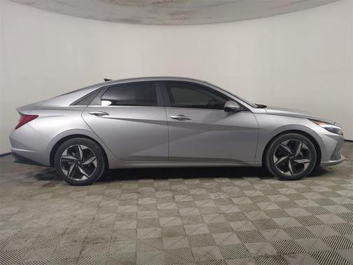 2022 Hyundai ELANTRA Limited