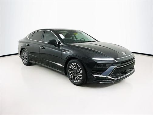 2025 Hyundai SONATA Hybrid SE