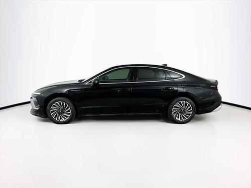 2025 Hyundai SONATA Hybrid SE