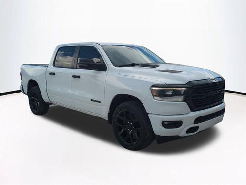 Bright White Clearcoat 2024 RAM 1500 Laramie