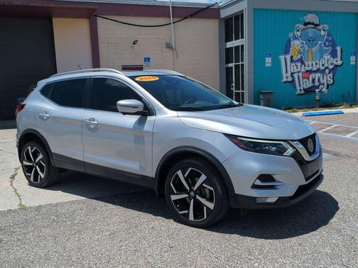 Brilliant Silver Metallic 2020 Nissan Rogue Sport SL