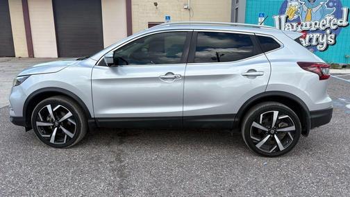 Brilliant Silver Metallic 2020 Nissan Rogue Sport SL