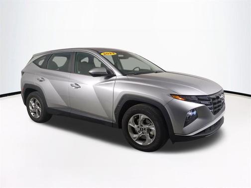2022 Hyundai TUCSON SE