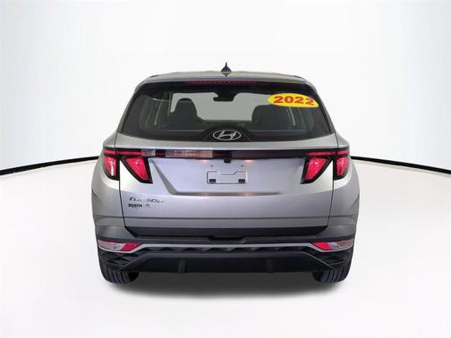 2022 Hyundai TUCSON SE