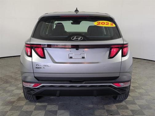 2022 Hyundai TUCSON SE