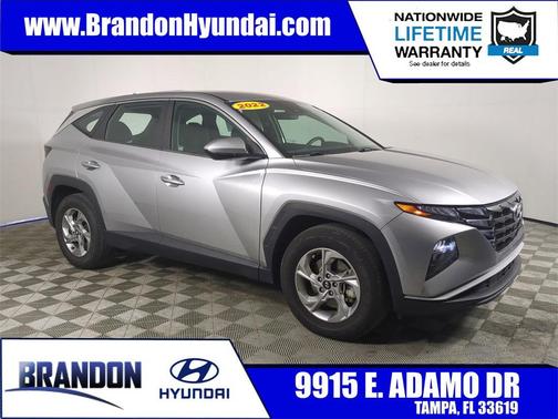 2022 Hyundai TUCSON SE