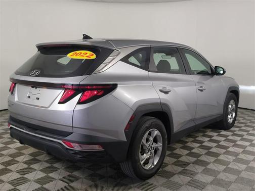 2022 Hyundai TUCSON SE