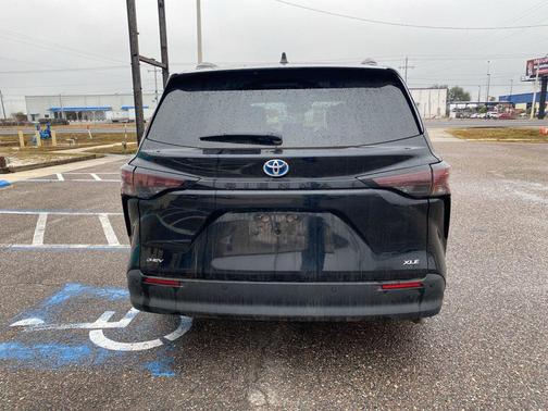 2025 Toyota Sienna XLE