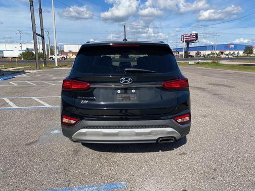 2019 Hyundai SANTA FE SE 2.4