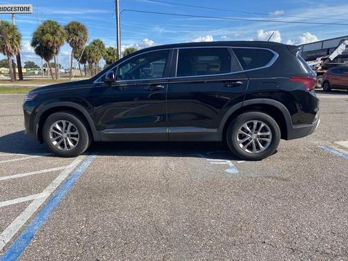 2019 Hyundai SANTA FE SE 2.4