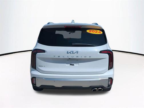 Glacial White Pearl 2024 Kia Telluride SX