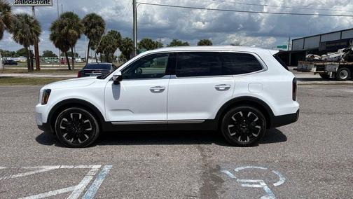 Glacial White Pearl 2024 Kia Telluride SX
