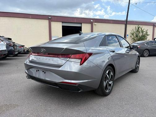 Fluid Metal 2023 Hyundai ELANTRA HEV Limited