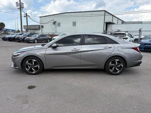 Fluid Metal 2023 Hyundai ELANTRA HEV Limited