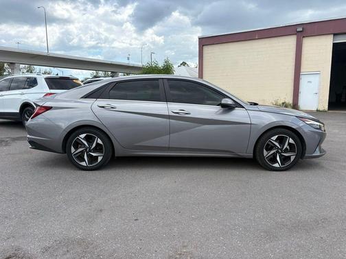 Fluid Metal 2023 Hyundai ELANTRA HEV Limited