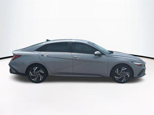 Fluid Metal 2024 Hyundai ELANTRA SEL
