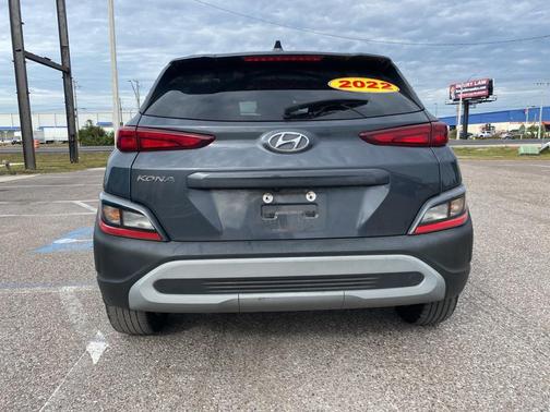 2022 Hyundai KONA SEL