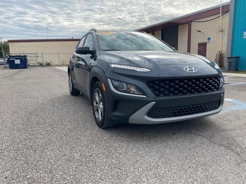 2022 Hyundai KONA SEL