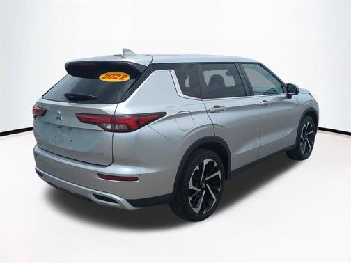 Alloy Silver Metallic 2022 Mitsubishi Outlander SE