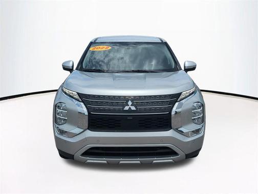 Alloy Silver Metallic 2022 Mitsubishi Outlander SE