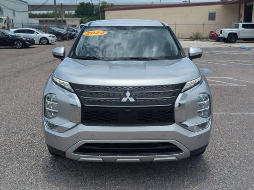 Alloy Silver Metallic 2022 Mitsubishi Outlander SE