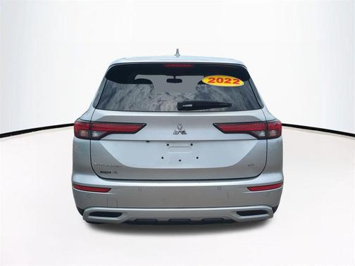 Alloy Silver Metallic 2022 Mitsubishi Outlander SE